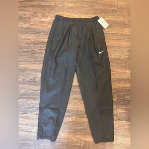 Nike Black Men’s Running Tapered Pants Large